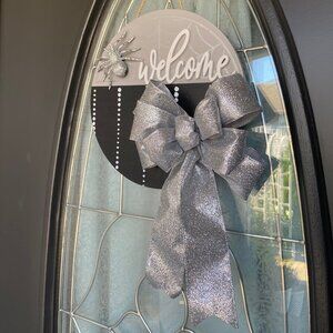 Halloween/Spider - Wood Front Door Welcome Sign, Black, White and Silver.